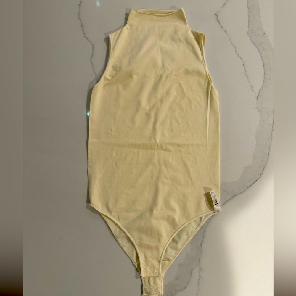 Essential Skims Sleeveless Bodysuit